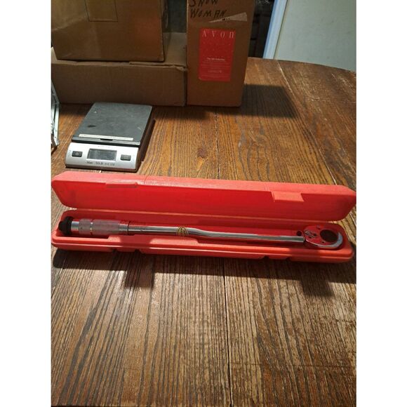 Pittsburgh Pro 1/2" Drive Click Torque Wrench Reversible w/ Red Hard Case - Picture 1 of 6